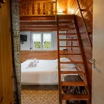 Au D'aline - Atypique Pour 4 Personnes 샬레